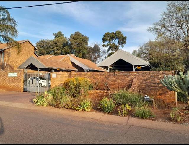 2 BEDROOM APARTMENT FOR SALE IN CLUBVIEW